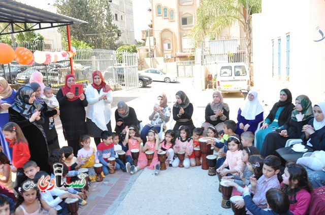 كفرقاسم – فيديو: بساتين الامل, السلام , والمحبة تحتفل بعيد الام على انغام عمو انس وجوقته ..